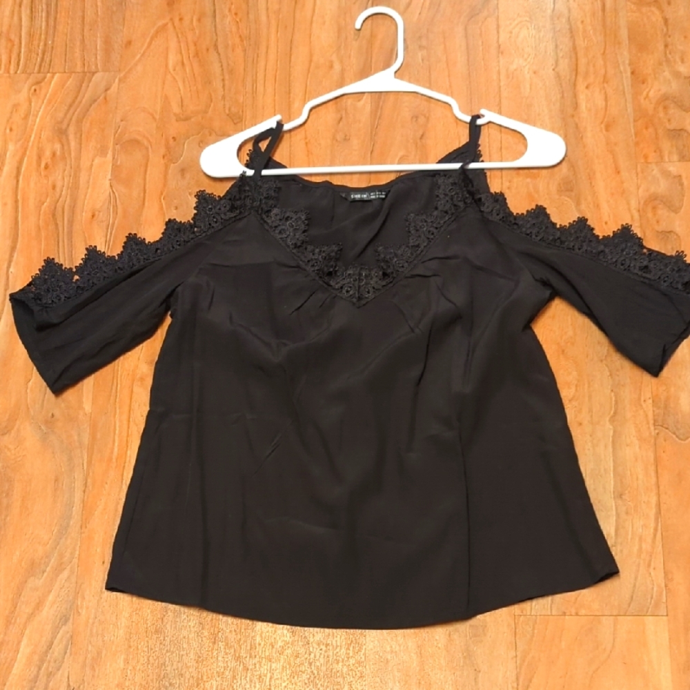 Elegant Black Lace Cold Shoulder Top
